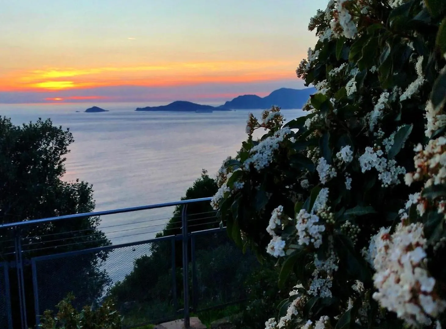 San Terenzo Lerici 4 Posti Letto, Parcheggio Privato Ed Aria Condizionata Apartment